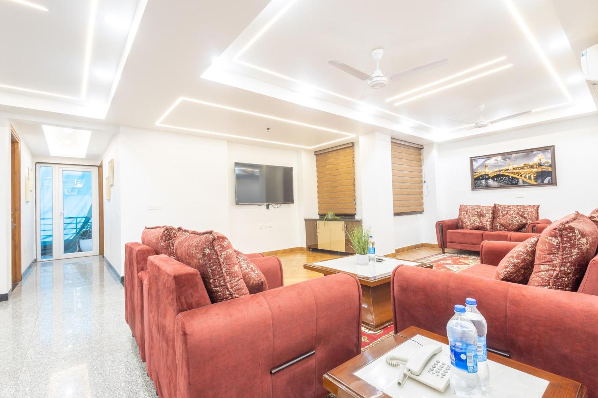 Hotel Krish - Near Medanta And Fortis Hospital Gurugram Gurgáon Kültér fotó