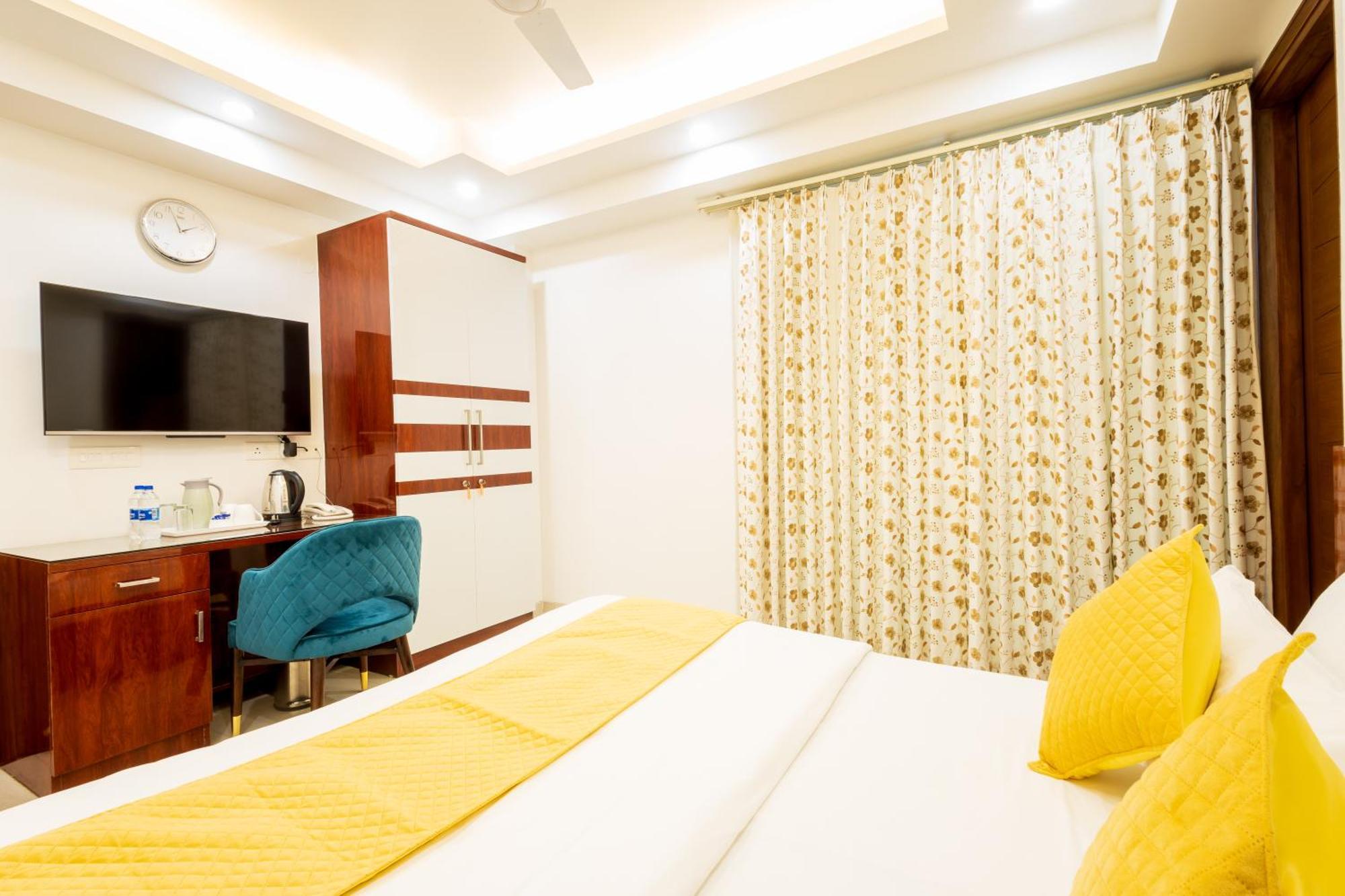 Hotel Krish - Near Medanta And Fortis Hospital Gurugram Gurgáon Kültér fotó