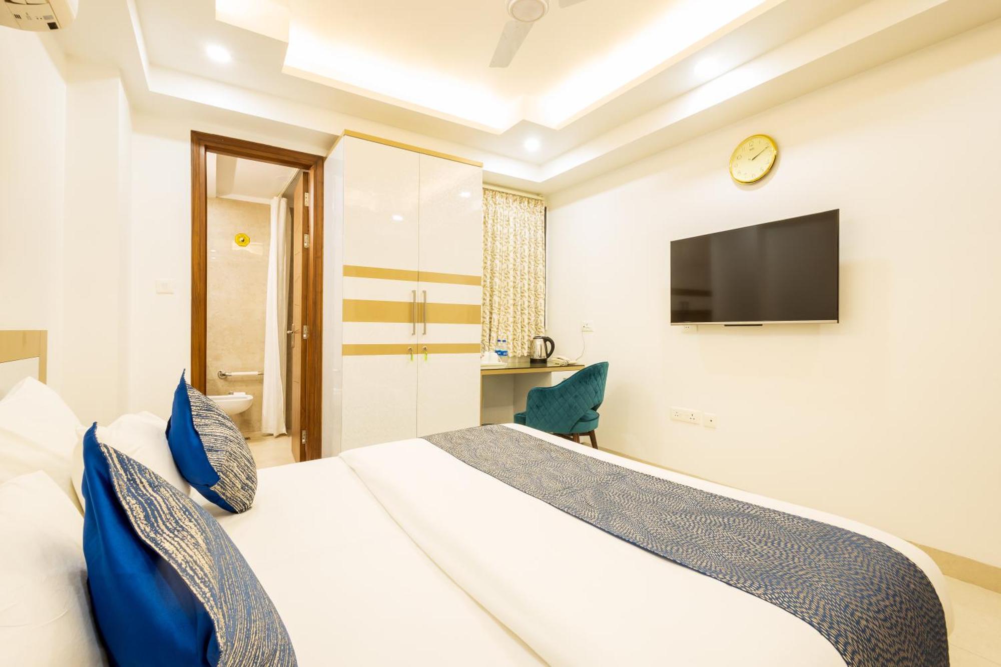 Hotel Krish - Near Medanta And Fortis Hospital Gurugram Gurgáon Kültér fotó