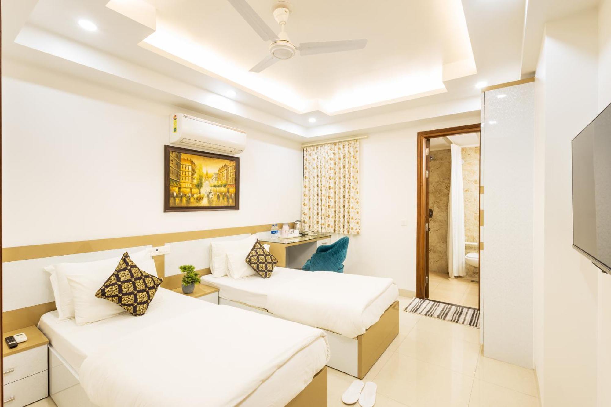 Hotel Krish - Near Medanta And Fortis Hospital Gurugram Gurgáon Kültér fotó